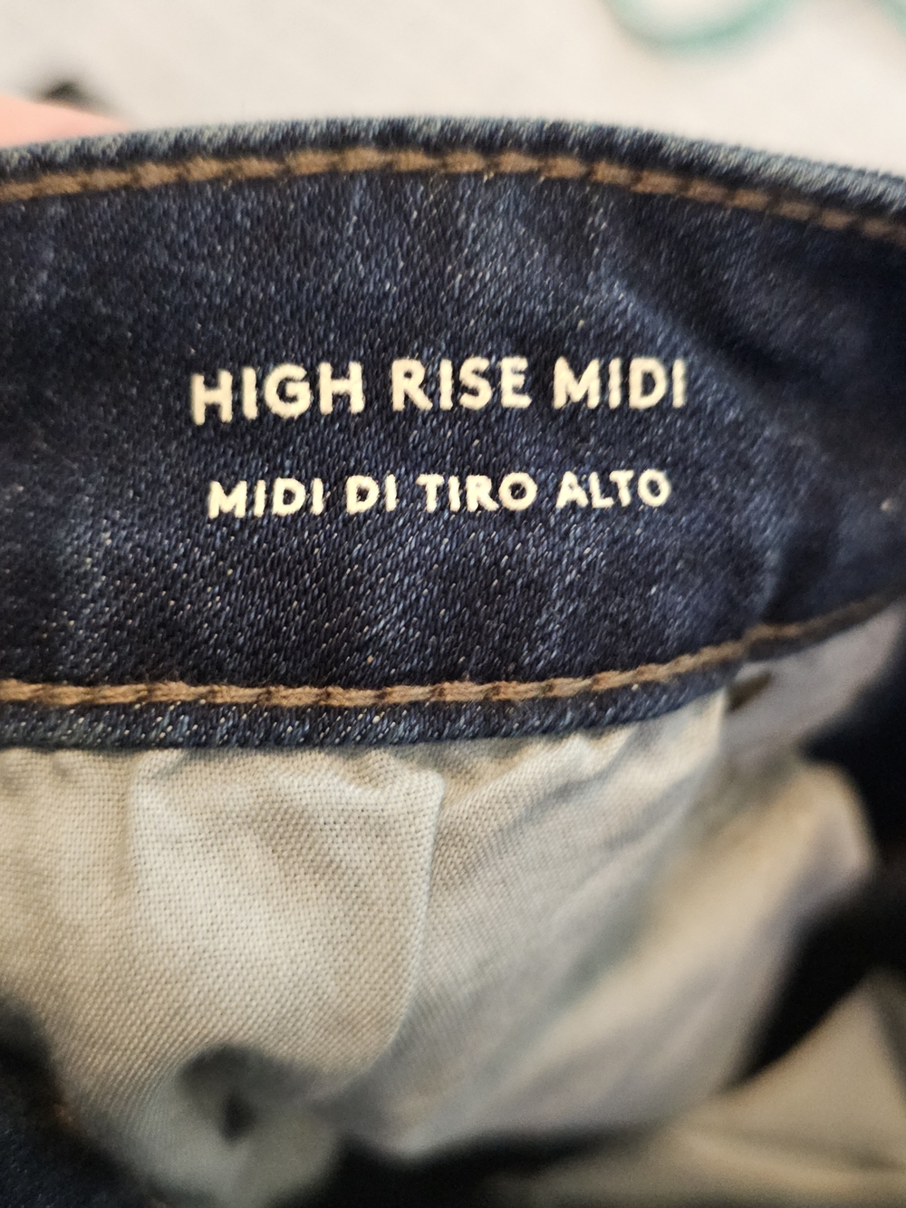 NWOT Universal Thread High Rise Midi Distressed Cuffed Denim Shorts Womens 4/27 - Picture 6 of 7